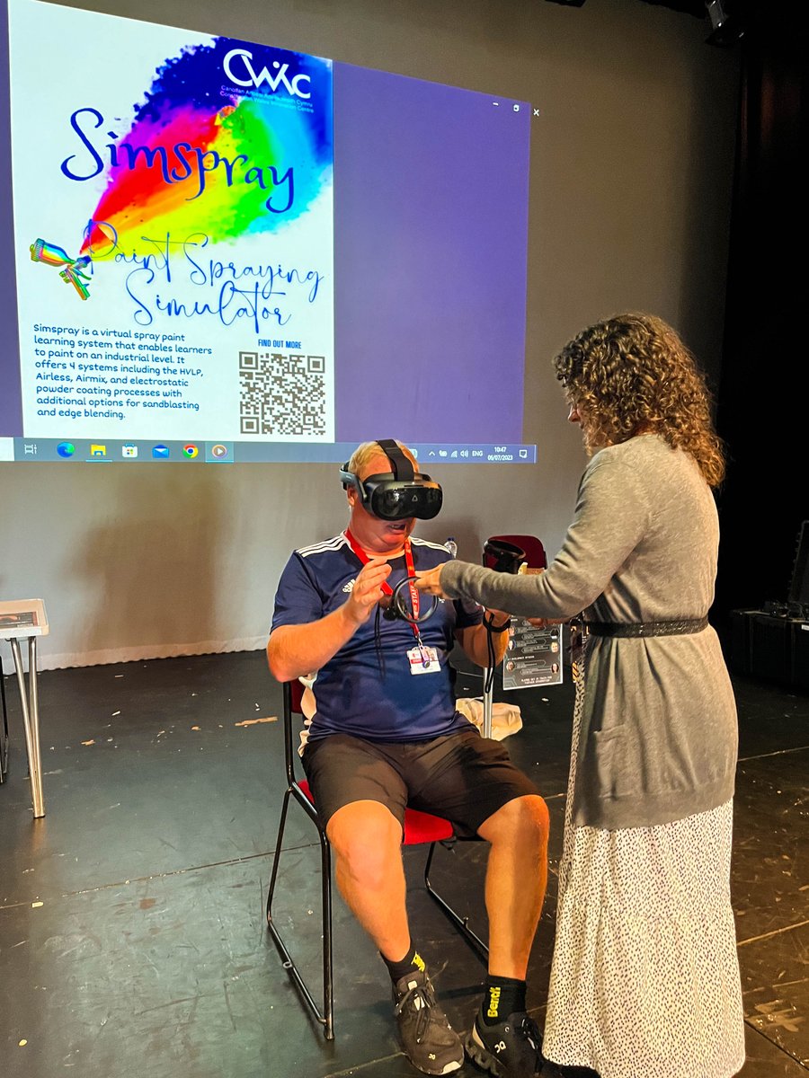 NPTCGroup's tweet photo. Gwahoddodd ein tîm #ArloesiDigidol staff yn #ColegCastellNedd a #ColegYDrenewydd i gyflwyniad i AI yn ystod eu diwrnodau DPP yr wythnos diwethaf 🤖🧠

Galwodd staff o ystod o adrannau ar draws y coleg i mewn i roi cynnig ar offer VR y tîm a thrafod sut i wneud defnydd o'r dechnoleg yn eu haddysgu.

Roedd yn ddigwyddiad llawn cyffro, archwilio, a'r angerdd a rennir am addysg arloesol yn cofleidio posibiliadau diddiwedd VR! 📈

#MwyNagAddysgYnUnig ❤️🤍🖤