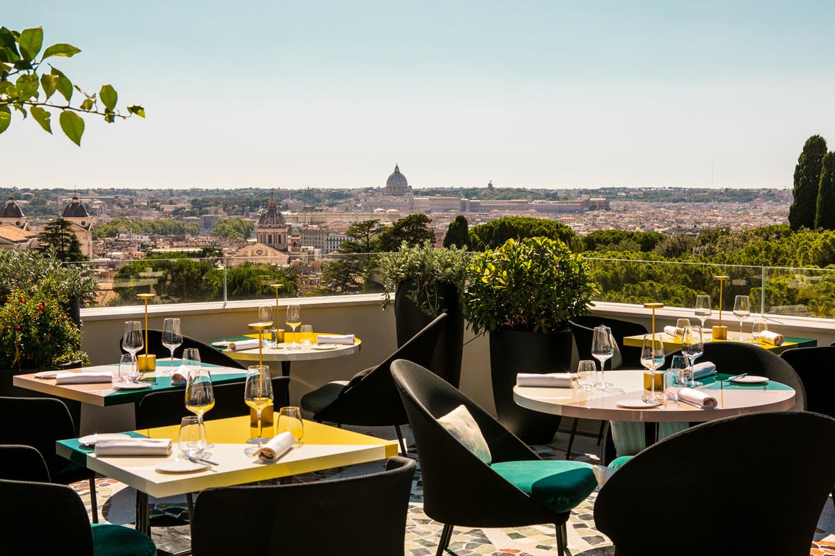 beverfood's tweet image. is.gd/Se5sCL #Settimo, aperitivo e cena con vista sulla Capitale #BarManager #CocktailCocktails #DimaCiocia #GiuseppeDAlessio #Roma #Rooftop #SignatureDrink #SofitelRomaVillaBorghese