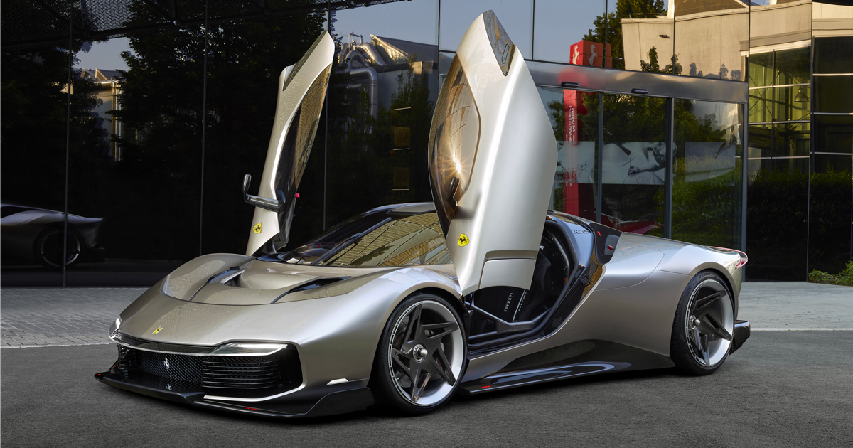 FerrariJPN's tweet image. #FerrariKC23 は #FerrariOneOff プログラムから生まれた、サーキット重視でありながらエレガントな最先端スーパーカー。未来的なボディは、定評あるレースカーのアーキテクチャをベースとし、2種類の構成を備える。詳しくはこちら→bit.ly/3XJXHU6
#Ferrari #フェラーリ #FerrariMagazine