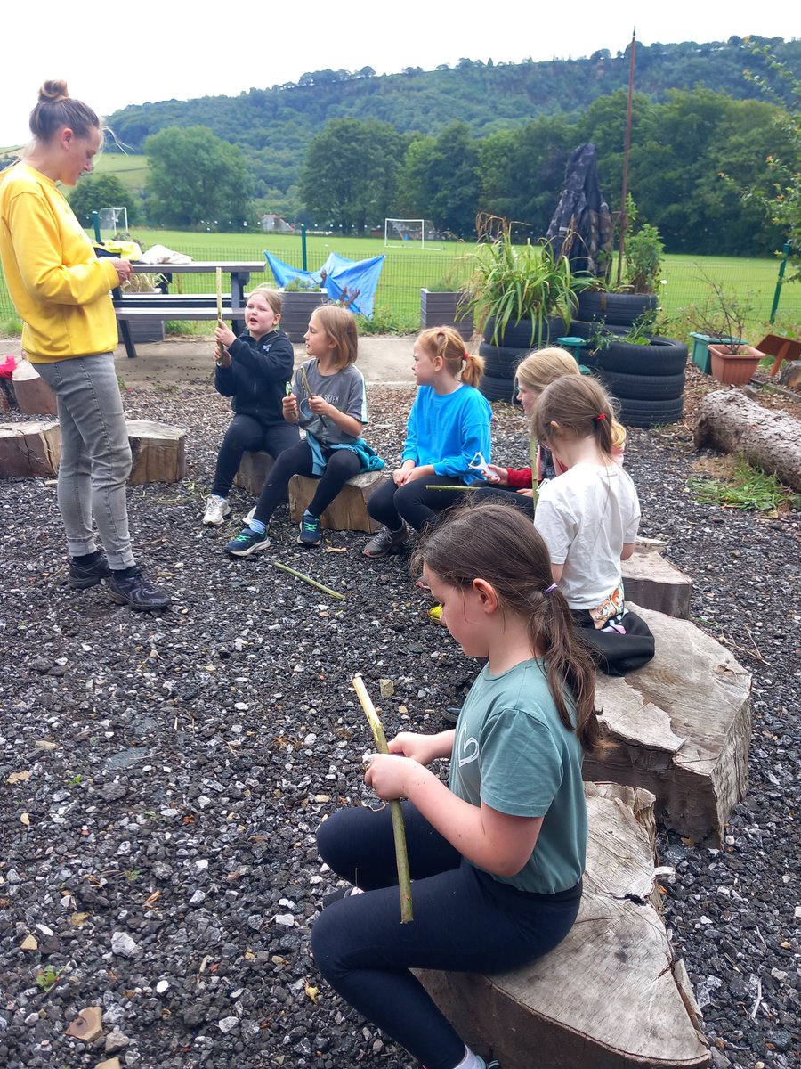 cp_class2's tweet photo. Whittling time! We are using the peelers to successfully whittle! https://t.co/FdFWdmvsRj