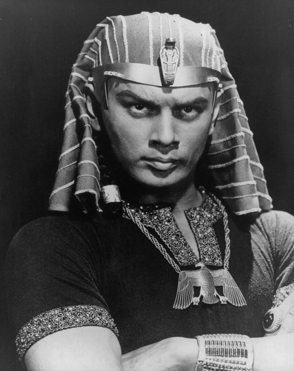 MeresimoDeKyria's tweet photo. Ni efemérides os pongo ya 🤦♂️. Hoy cumpliría 103 veranos Yul Brynner, el tipo que hace las listas de los tipos molones del mundo. #CalvoPower https://t.co/HlRS83sgEB