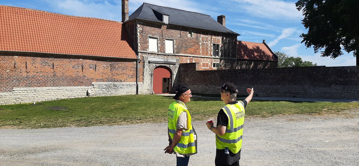 DennisAbbott's tweet image. My French father-in-law Bruno learns how it all went wrong for #Napoleon at #Hougoumont from @digwaterloo volunteer Julian