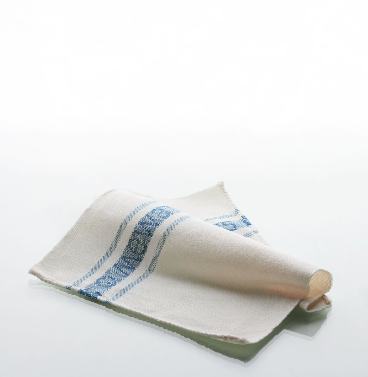 MEWA_BE's tweet image. De poetsdoekservicetest van #Mewa: test onze service tot twee maanden vrijblijvend! Overtuigd? Dan kunt u het proefcontract omzetten in een langlopend contract. #mewatm #textilsharing #sharingfitseveryone