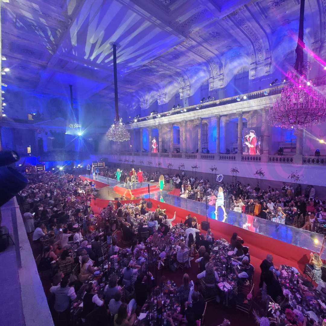 Vienna_Sound_VL's tweet photo. Event:
70 Jahre #SPORTALM

 #VSVL #ViennaSoundViennaLight #Eventtechnik #Veranstaltungstechnik #Bühnenbau #Bühnentechnik #Tontechnik #Sound #Lichttechnik #Event #OpenAir #Rigging #Chainmaster #LEDWALLS #Videowalls #GerhardGutscher https://t.co/JakwkrBN9W