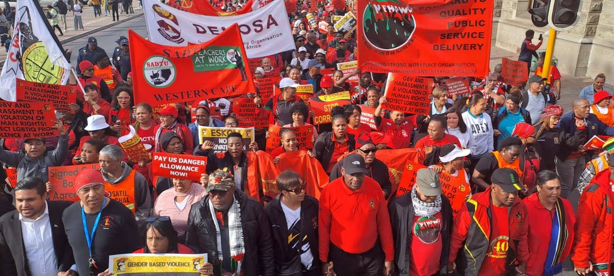 _cosatu's tweet photo. Countdown...Workers under Cosatu have given employers fourteen days to respond to the demands of workers #NoToHighInterestRates #NoToUnemployment #NoToCorruption #NoToCrime #NoToAttacksonCollectiveBargaining
@CapeTalk https://t.co/WHak7q4KfS