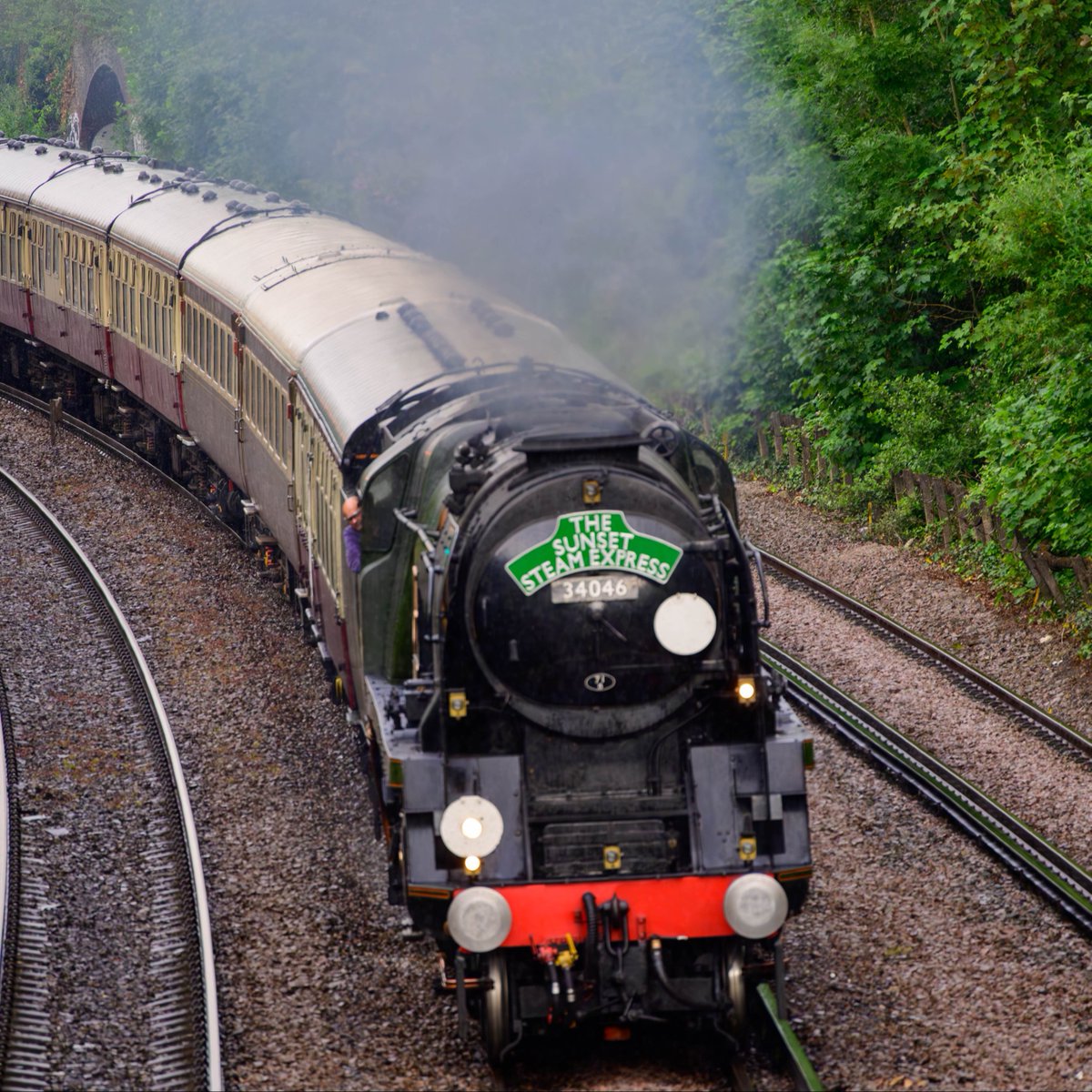 Steam_Dreams's tweet photo. Chase the golden hour with the #SunsetSteamExpress! π
The summer holds countless moments for you to embark on a magical journey with us. Picture yourself aboard a vintage steam train as the sun dips below the horizon. π€οΈ
Book tickets: https://t.co/QoBiFPufr9
πΈ @sbisson https://t.co/KUYpa7RESB