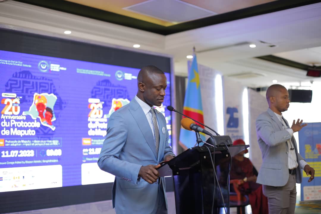 YouthSprint's tweet photo. #ProtocoleMaputo20ans :
Mot du Dr @Mulunda_JC Directeur Pays @IpasOrg🇨🇩 : Les droits des femmes y compris le droit d'autonomie corporelle sont des droits humains. Garantir les droits de femmes, signifie aussi que la femme a le  pouvoir de décider son  autonomie corporelle.1/3 https://t.co/hW6TqQAT0A