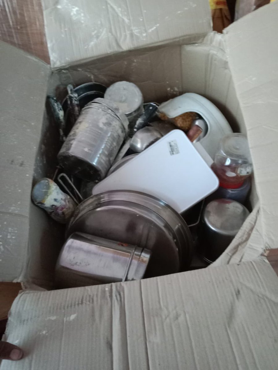 gauravv_gd's tweet photo. @DRSAgarwal during shifting of house hold goods from delhi to daltonganj, jharkhand with gc no 4972003 some items received in damaged TV , dish antenna etc. i am trying to connect with your official for insurance claim but no one is responding. my contact no 9425294144 https://t.co/3baeA1w1ux