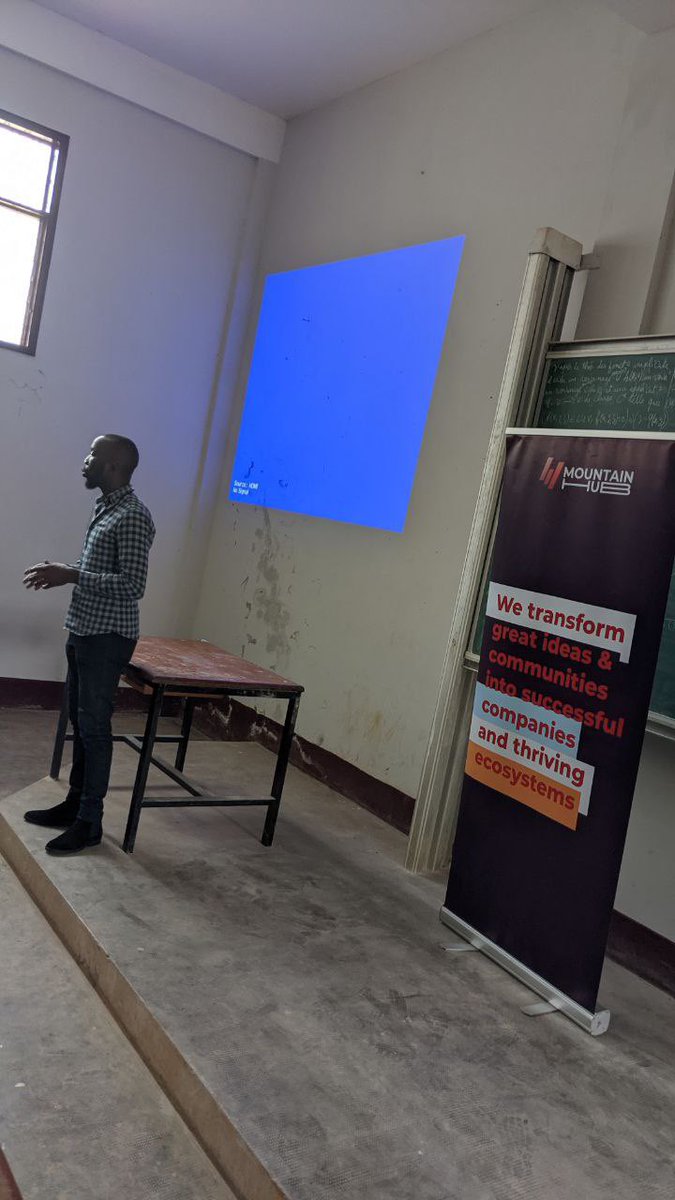 comsas_uy1's tweet photo. #juin2023
#comsas
Day 2.
Avec @mountainhubb le Pitch Tuesday débute à S01(salle en face de la salle multimédia). https://t.co/Id8ccwVGBi