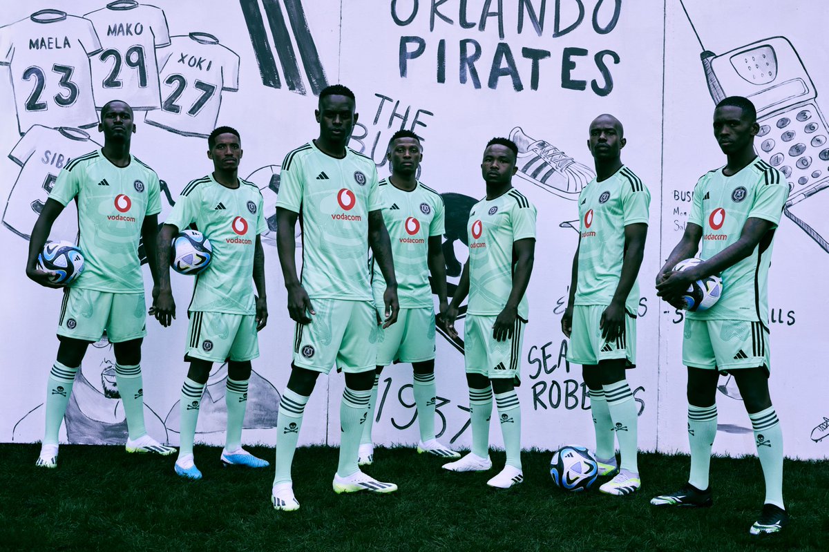 iDiskiTimes's tweet photo. Orlando Pirates new home and away kit 🏴‍☠️☠️

Thoughts? https://t.co/5AFJ6AVHbo