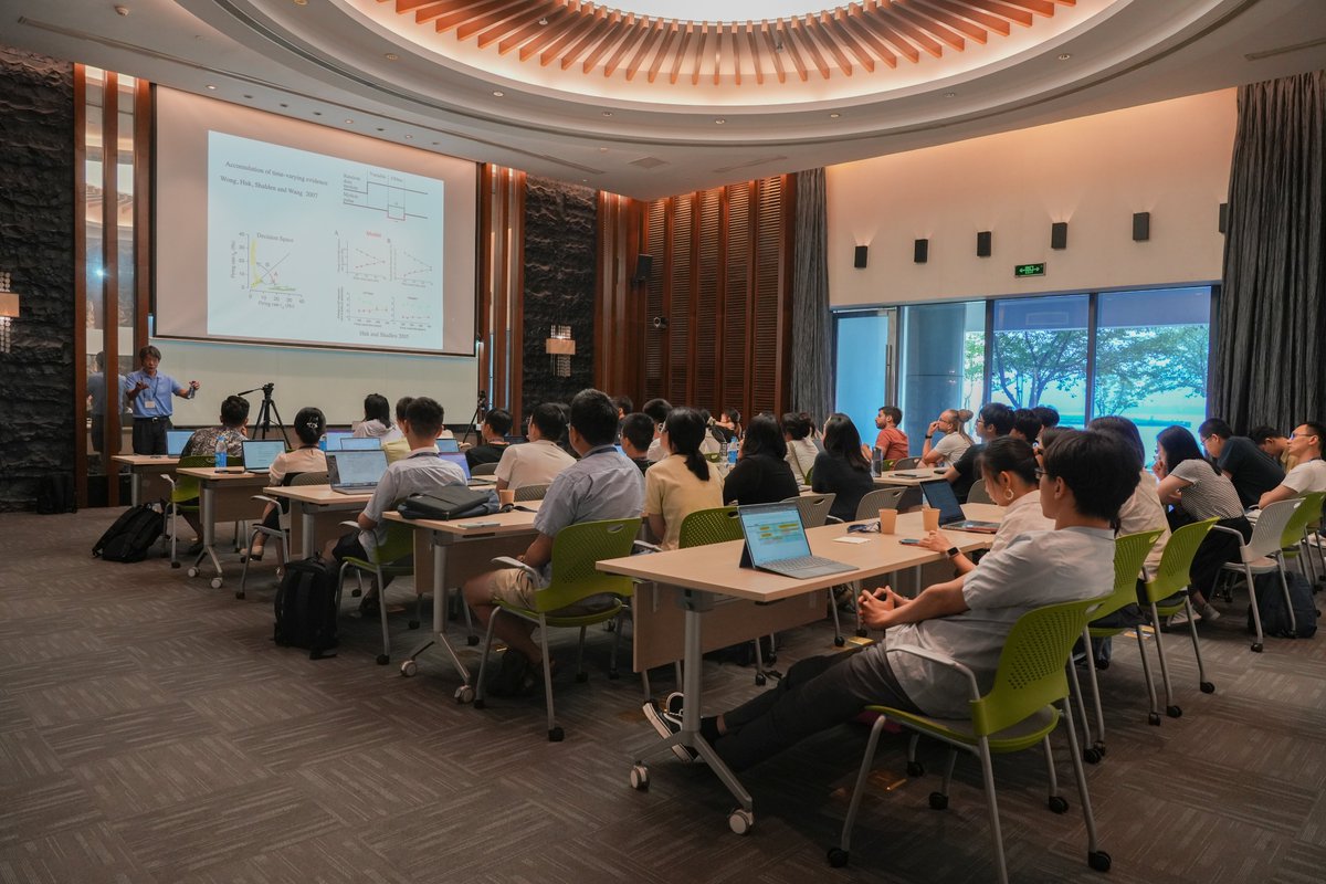 CSHANews's tweet image. Our excited 11th Computational and Cognitive Neuroscience summer course is underway! #CSHA CCN course conbines interdisciplinary concepts which covers Neuroscience, Physics, Mathematics, Engineering and Computer Science. More details will be shared soon.