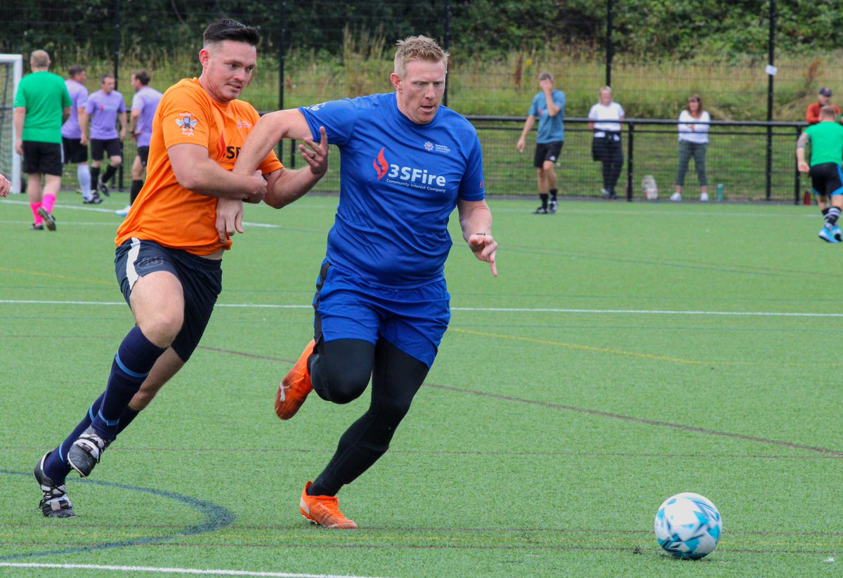 HantsFirePhotos's tweet photo. Was a pleasure to support the Charity Football Match in aid of @firefighters999 &amp; Harlees Angels at the Stoneham Football complex on Sunday! 🥅⚽️

Organised by Southsea Reds, teams from across Hampshire &amp; Isle of Wight took part raising over £1,000 for charity. 🚒 https://t.co/Zkhv40X6L7