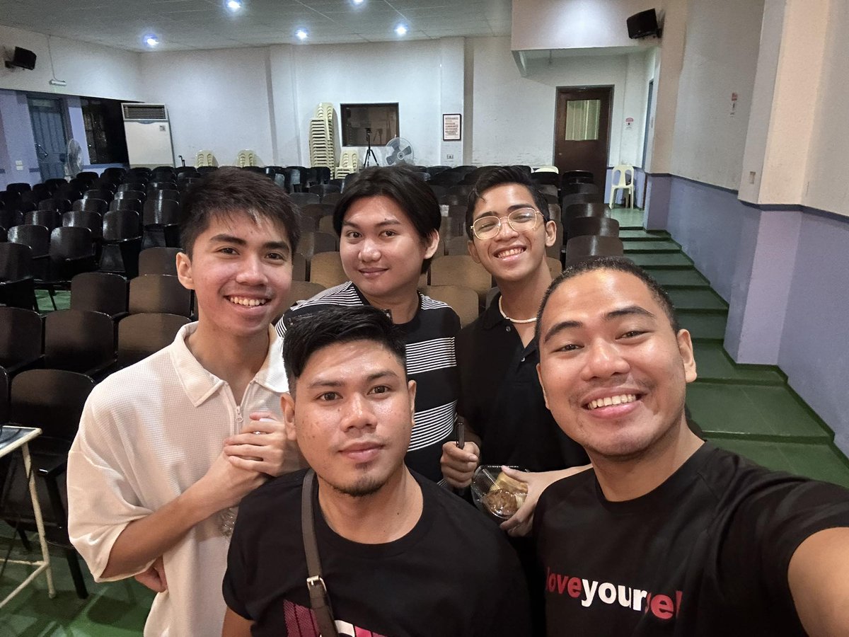 Bagani Community Center conducts HIV101 to the faculty and staff of University of Negros Occidental – Recoletos. Let’s spread compassion, and knowledge of HIV to our students. 

#BaganiBCD