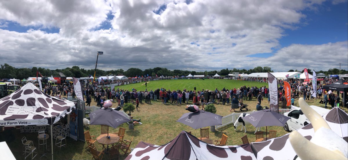 Fantastic Show this year! Thank you to everyone, including our volunteers and sponsors for your support, and for all your wonderful comments! We'll leave you with this fab shot of the Main Arena by official photographer @RMaddoxPhotos #WorcestershireHour #itsawrap