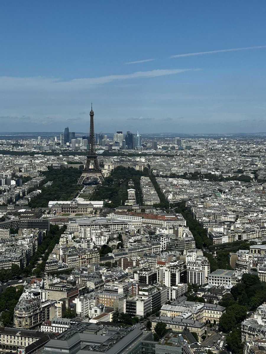 BWSlangs's tweet photo. Stunning views from the Montparnasse Tower 🇫🇷 https://t.co/7SYSU0gB5L