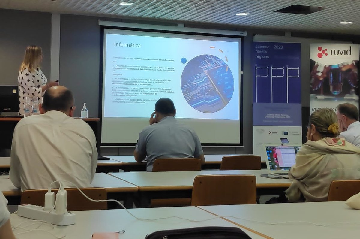 Cienciamento's tweet photo. Hoy estamos en #Valencia con la segunda sesión de formación Science Meets Regions Comunitat Valenciana donde seguimos aprendiendo y dialogando sobre oportunidades para el asesoramiento científico en instituciones locales, provinciales y autonómica 👩‍🔬🏦#EUsci4Regio #Science4Policy https://t.co/ncHrzEXOVP