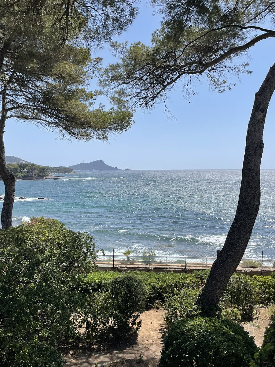 **RECOMMENDATION PLEASE**

We’re looking for an Executive Architect for a new one-off house on a front line plot in the south of France. 

Can anyone recommend an architect or have #AEC contacts that you can recommend in the south of France? 

Thanks in advance.