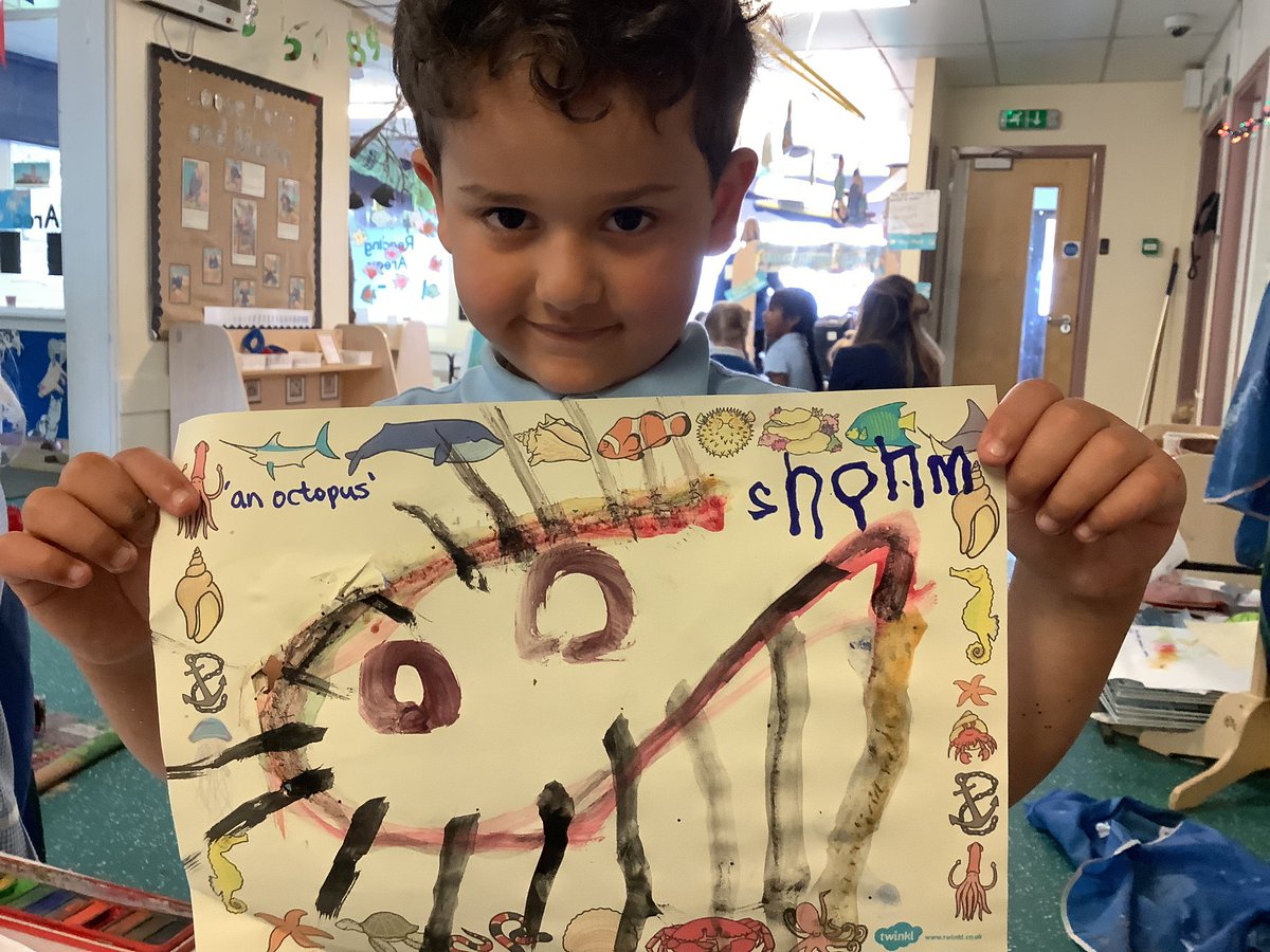 oli_nursery's tweet photo. We loved looking at a non-fiction book about what is under the sea. We also learned how to use watercolours & how they need water to make them work. We need to clean our brushes before we mix them. @DeputyOLI @csergeant3 @oli_primary #olipreading #olipart @oli_nursery https://t.co/TSMboYNII4