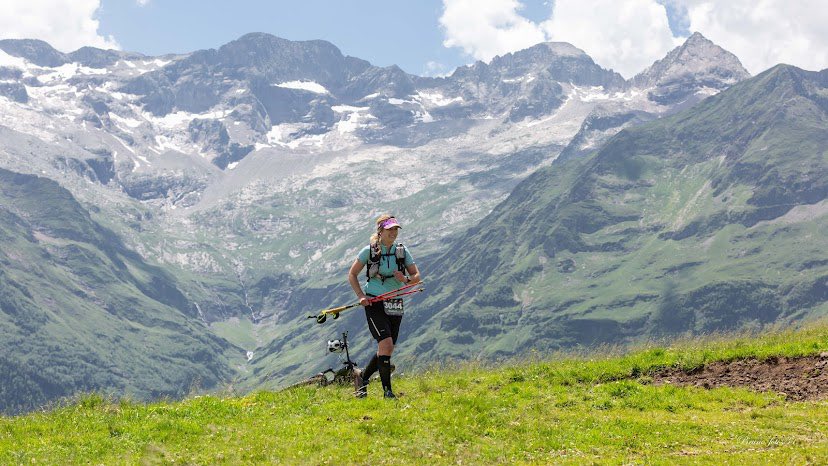 babathl's tweet photo. @AnetoTrail 40 Oô 41km/2300mD+, 6h36 9ème #femme @otluchon #enfance #famille #montagne #plaisir ⛰🏃🏼‍♀️👨‍👩‍👧‍👧☀️😅 https://t.co/6RE2xFlJVL