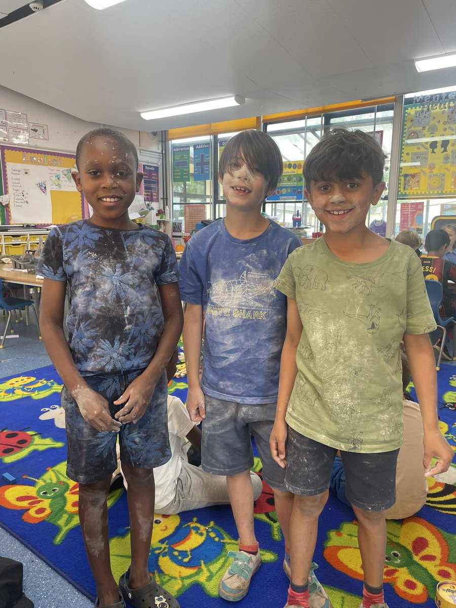 MrFielding tweet media