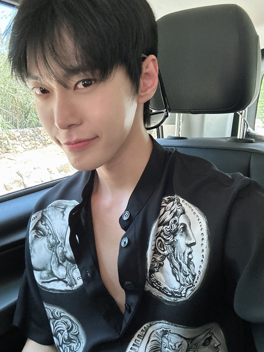doyoung_bbl's tweet photo. 230711

(2 selcas)

i'm starting my day today again heheh https://t.co/Tw9tjrThBe