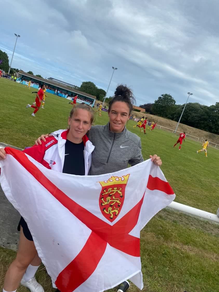 JerseyFA's tweet photo. Good to see some of our ladies supporting the boys. Both teams have been attending each others matches and other Team Jersey events this week! Mon the beans! 🇯🇪👊 https://t.co/rNsWmjbu5D