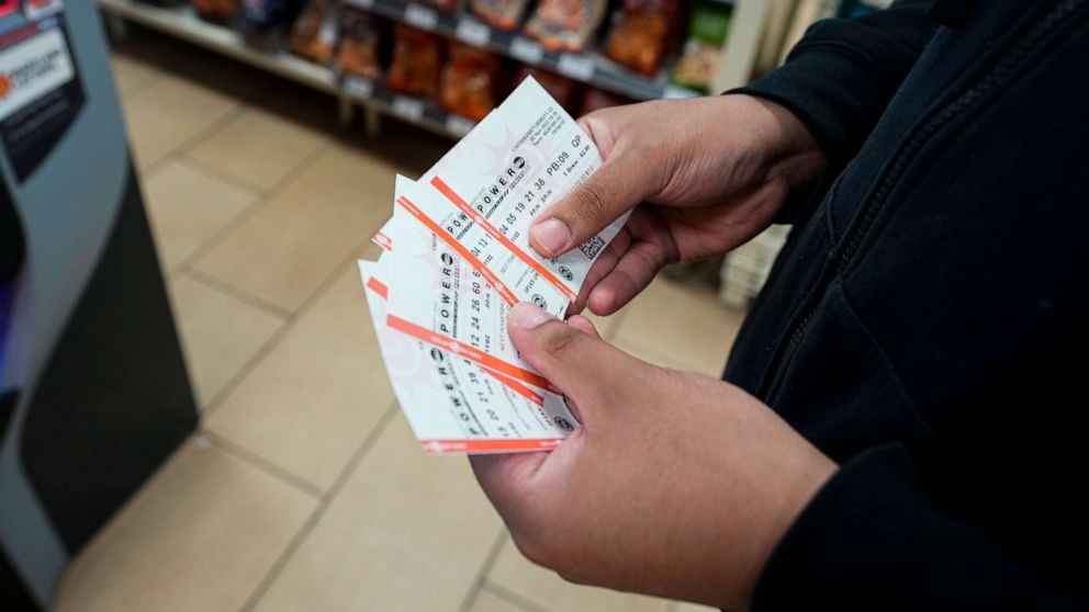 Monday's Powerball jackpot jumps to $675 million: See the winning numbers https://t.co/yVg4G7mg4j https://t.co/L9dMIr2kGc