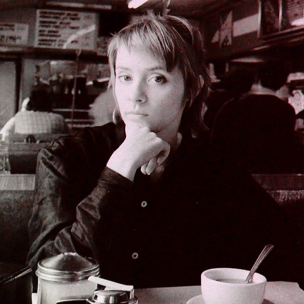 Happy 64th birthday to #SuzanneVega.

'Luka' 'Tom's Diner' 'Marlene on the Wall' '99.9F°' 'Blood Makes Noise' 'Left of Center' 'Solitude Standing” “In Liverpool' “Gypsy” etc ... so many brilliant songs.