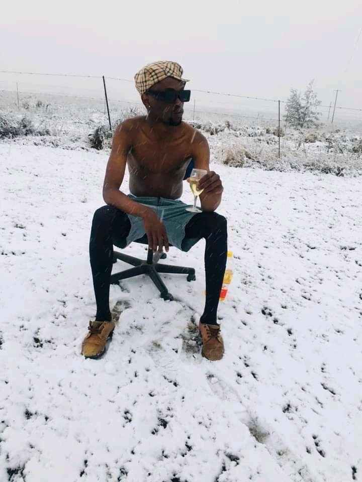 deliandersons's tweet photo. South Africa will never see snow again ke sana #eskom #loadshedd #ColdFront https://t.co/gn3gC1uTpi