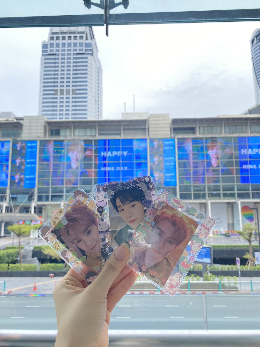 bookem049's tweet photo. Năm nay được check led centralworld rồi nè

@naninenai99
HAPPY BDAY NINE
#24hrsOfSpecialNineDay
#นายท่านกรชิต #高卿尘 #GaoQingchen https://t.co/7YKnKSSLyw