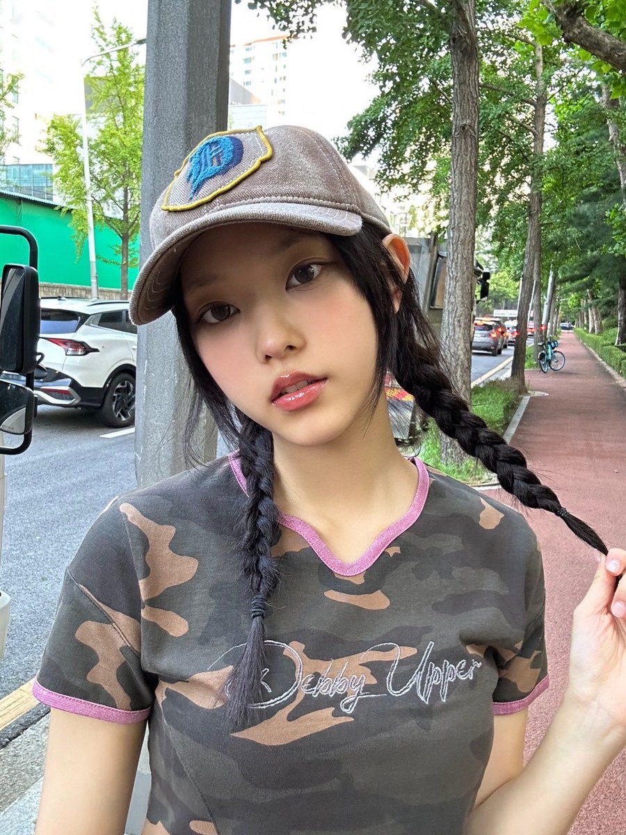 haerinfeed's tweet photo. 230711 ★ phoning update https://t.co/T7KxrhPuyt