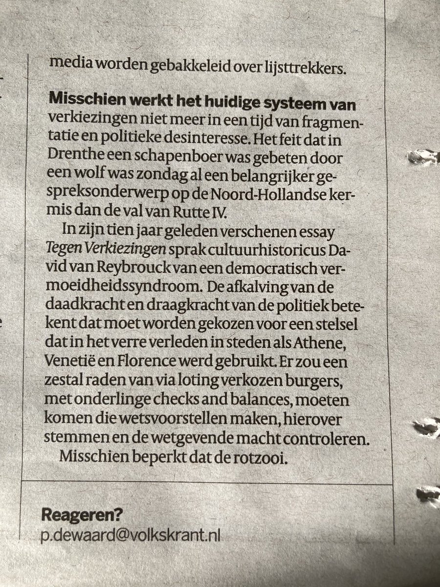 Jack_zegt's tweet photo. Terecht dat @PeterdeWaard in zโn column in de Volkskrant het essay Tegen verkiezingen van @Davidvanrey van stal haalt. De vermoeidheid over het huidig systeem en desinteresse in de politiek is groot, dan heb ik het nog niet over het wantrouwen.
#Rutte #RutteExit https://t.co/GR0jagswjM