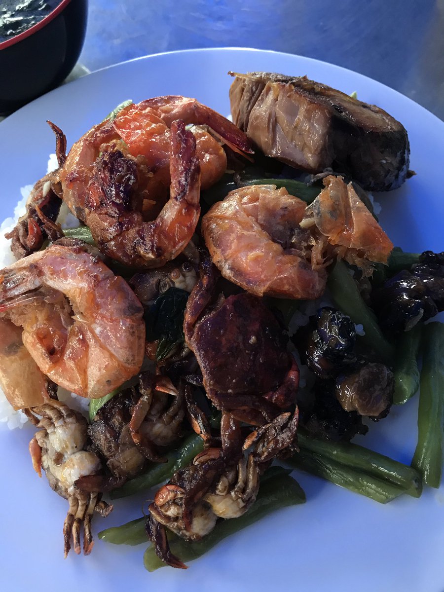 DeptraiAD's tweet photo. 本日のベトナム式ランチビッフェは、自然の恵みの魚介類となっております。
#人民飯 #combinhdan https://t.co/BTx6G34ReQ