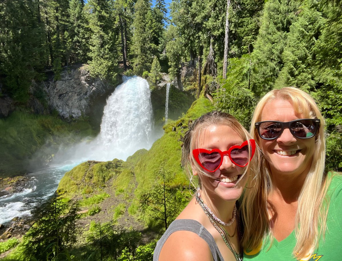 KarlaGrandahl's tweet photo. Waterfalls lately!!!
Sahalie, Shoshone, Yellowstone!!
#waterfallhunters
#wanderlust
#adventuregirlz https://t.co/IX1rVCaH2G