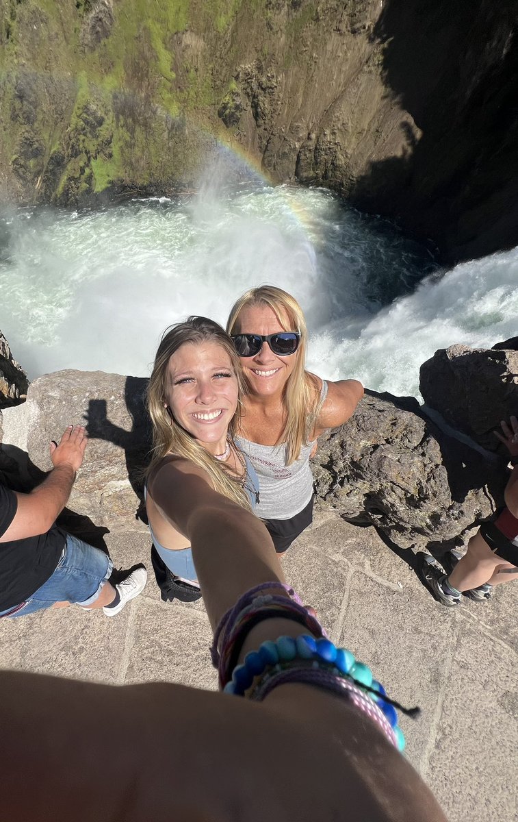 KarlaGrandahl's tweet photo. Waterfalls lately!!!
Sahalie, Shoshone, Yellowstone!!
#waterfallhunters
#wanderlust
#adventuregirlz https://t.co/IX1rVCaH2G
