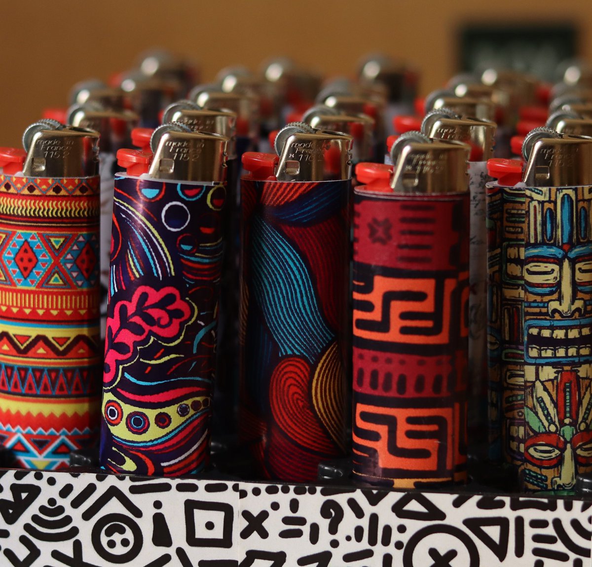chief_simali's tweet image. I sell cool lighters 😄