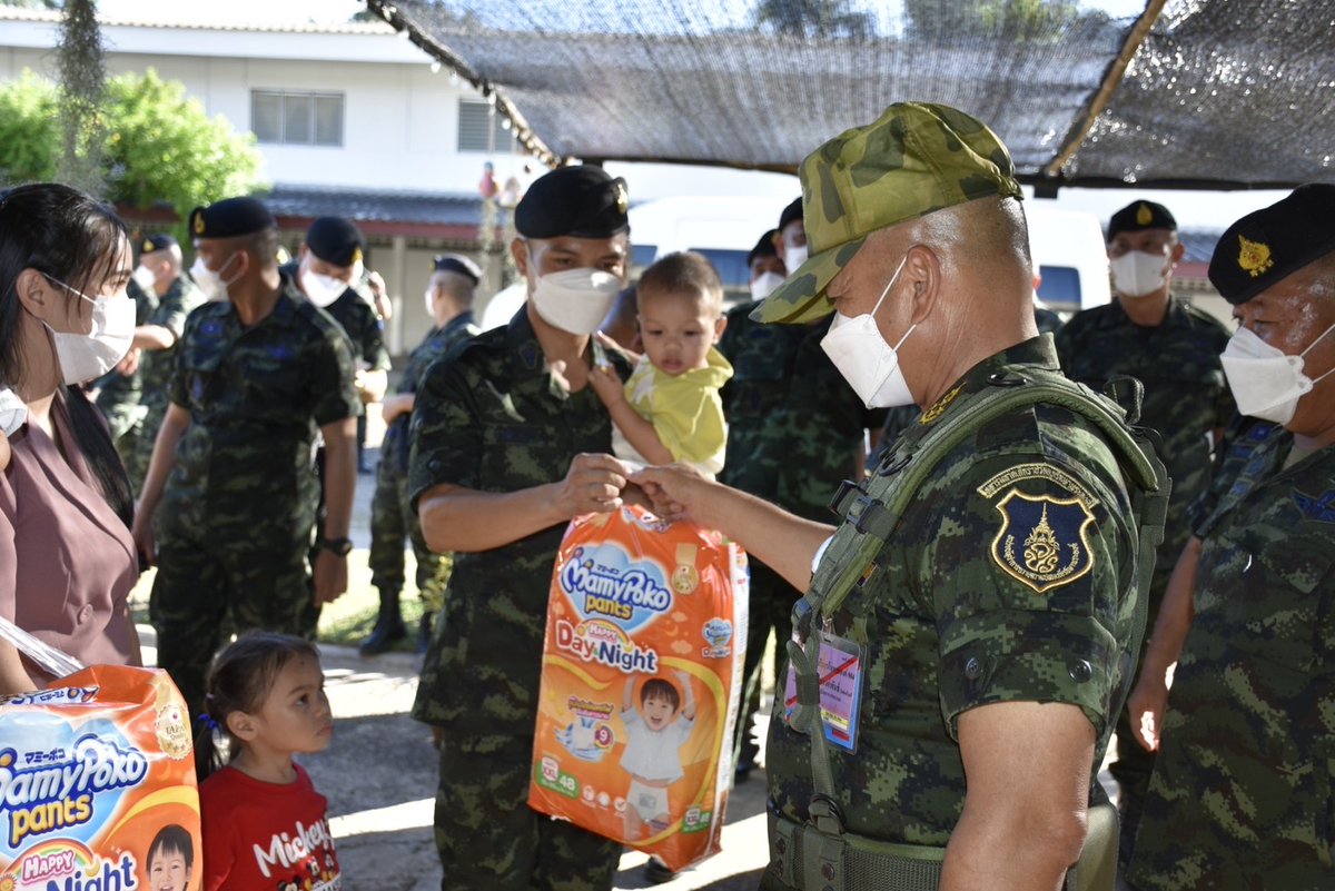 162Infantry's tweet photo. กองพันทหารราบที่ 2 กรมทหารราบที่ 16 ได้ให้การต้อนรับ พลเอกณรงค์พันธ์ จิตต์แก้วแท้ ผู้บัญชาการทหารบกและคณะ ในโอกาสเดินทางมาตรวจเยี่ยมหน่วย ร.16 พัน.2 ค่ายบดินทร์เดชา ต.เดิด  อ.เมือง จ.ยโสธร https://t.co/V5tsoNqC2a