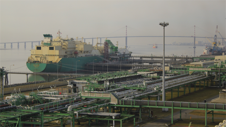 agence_api's tweet photo. [#APINews] Le projet #GoCO2 mobilisera environ 1,7 Md€ d’investissements cumulés dans les 7 ans. La mise en service de ce réseau de captage et de transport de #CO2 d’origine industrielle – entre 4 sites majeurs – en @paysdelaloire est prévue pour 2030.
➡️https://t.co/dyjPEf7iOw https://t.co/11DvT87zP1
