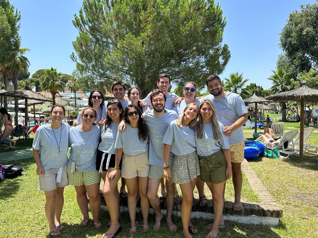 FundSpinola's tweet photo. En este #VeranoSpínola seguimos descubriendo el Reino. El Campamento de 3° y 4° ESO, Godspell, nos ofrece la oportunidad de hacer de este mundo un lugar donde abunden la sal y la luz, conocer las parábolas de Jesús, y sobre todo de vivir desde la Alegría del Evangelio https://t.co/DYJosagiW9