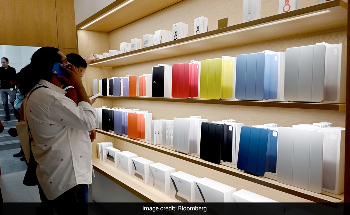 Tata Group Closes In On Deal To Become First Indian iPhone Maker ndtv.com/india-news/tat…