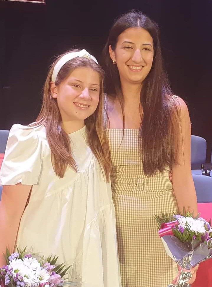 Volem felicitar a Maria Garcia Gramuntell i Aitana García Enguinados, que han sigut triades fallera major i fallera major infantil de la Pobla de Vallbona🔥

Sabem que gaudireu amb molta intensitat totes les experiències que estan per arribar. Estem orgullosos  de vosaltres.