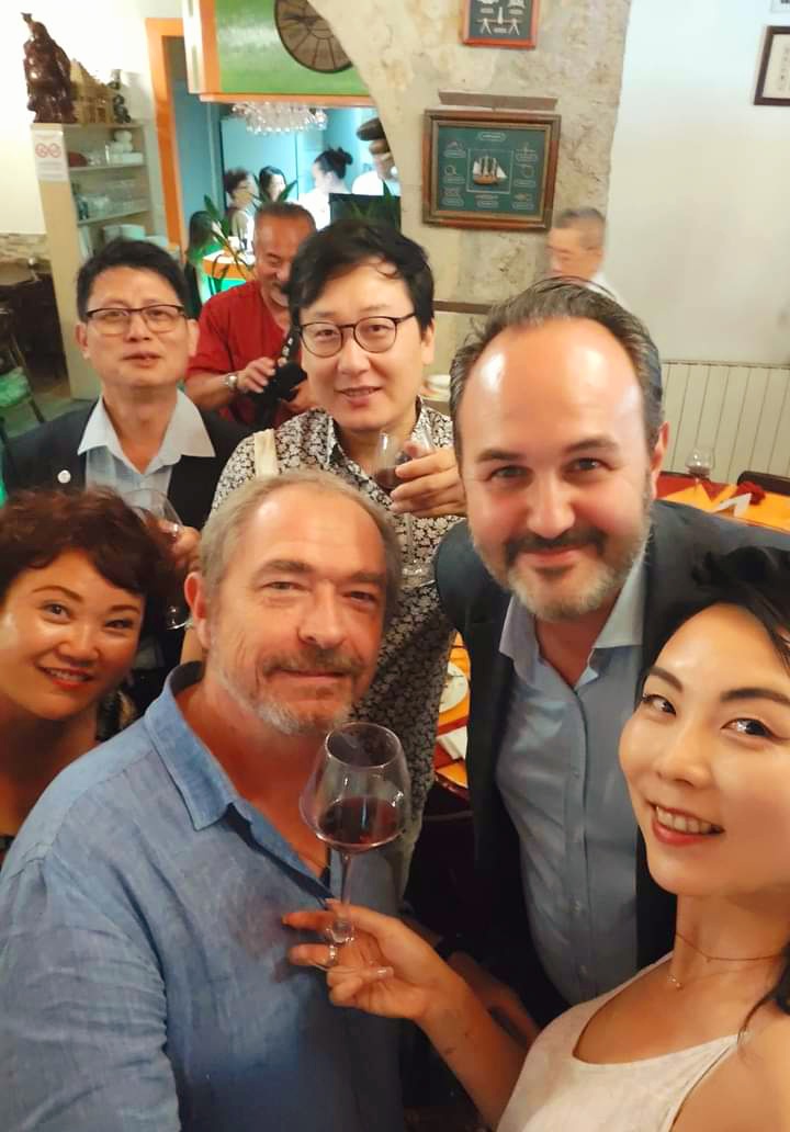 LionelSaugues's tweet photo. 🇨🇳 🇫🇷 Bienvenue à la délégation de la Ville de Canton que nous avons eu le plaisir d'accueillir hier soir à Lyon avec les amis Kear Kun Lo, Yu Cheng, Zhang Lala mais aussi Guillaume Arnould
DG du Nouvel Institut Franco-Chinois et Tay Keolouangkhot Président de la Maison de l'Asie https://t.co/01PhlpvXjl