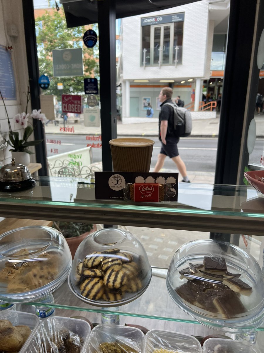 treeoflifeuklo2's tweet photo. #coffeeshop #CoffeeTime #coffeelovers #icedcoffee #vegancakes #vegetarian #options #juices #smoothies #saladbox #breakfast #lunch @treeoflifeuklo2 🌹❤️🙏 https://t.co/cCkXC9QixS