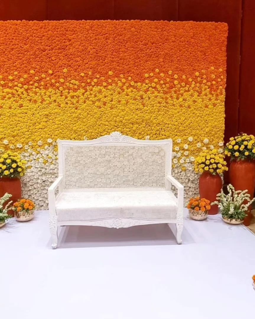MakeMyWedd's tweet photo. Trendy haldi decoration ideas for the special day..

Amazing decor by : @populardecorator &amp; @dreamcreations_event

Contact us to book your wedding event with us @MakeMyWedd 

#haldi #haldidecor #haldidecoration #weddindplanner #makemywedd #viral #weddingseason https://t.co/hyTeKBJPnL