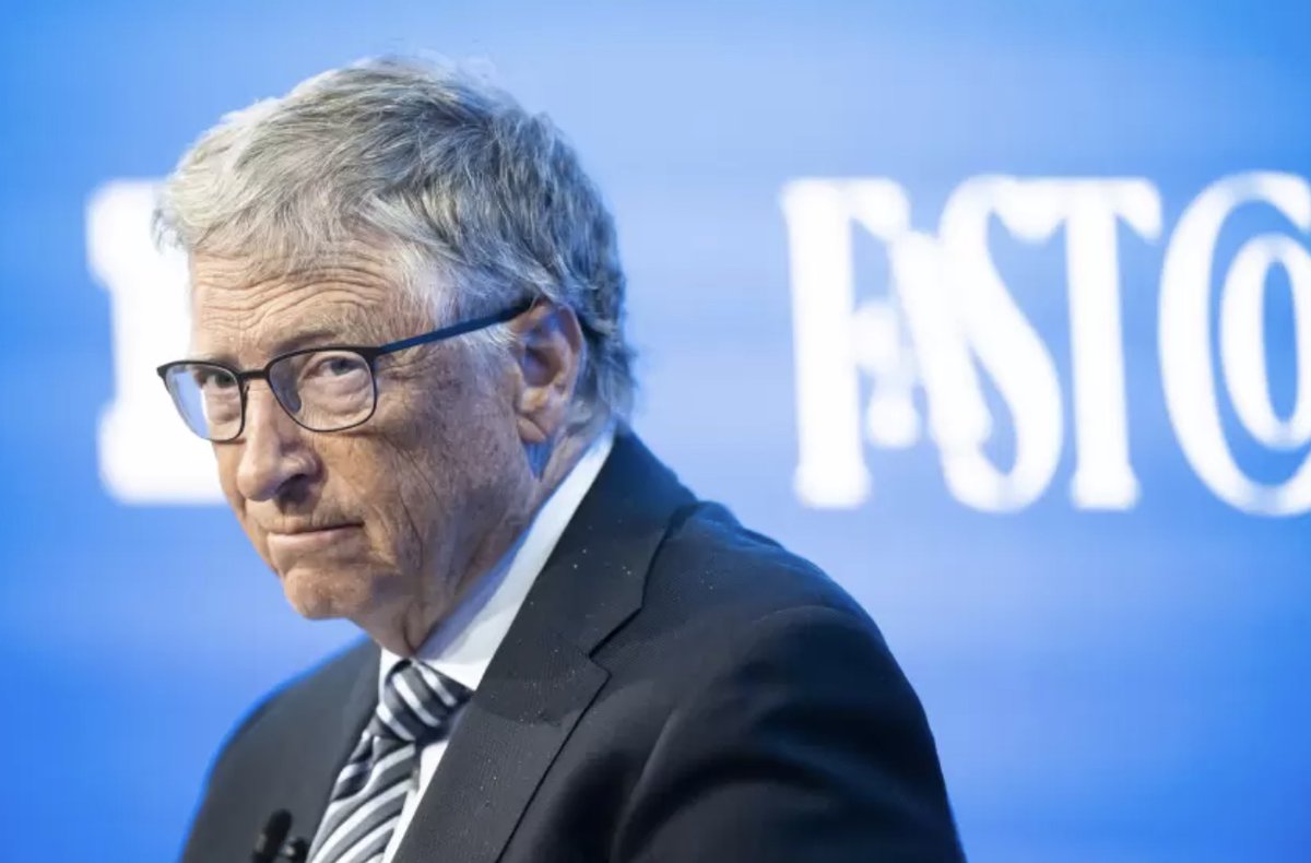 SearchRapusia's tweet image. 🌍☀️ Bill Gates shocks with a bold solution to combat climate change - 'dimming' the sun using solar geoengineering.
A radical idea that could redefine our strategies against global warming.

blog.rapusia.org/climate_crisis…

#ClimateChange #BillGates #SolarGeoengineering