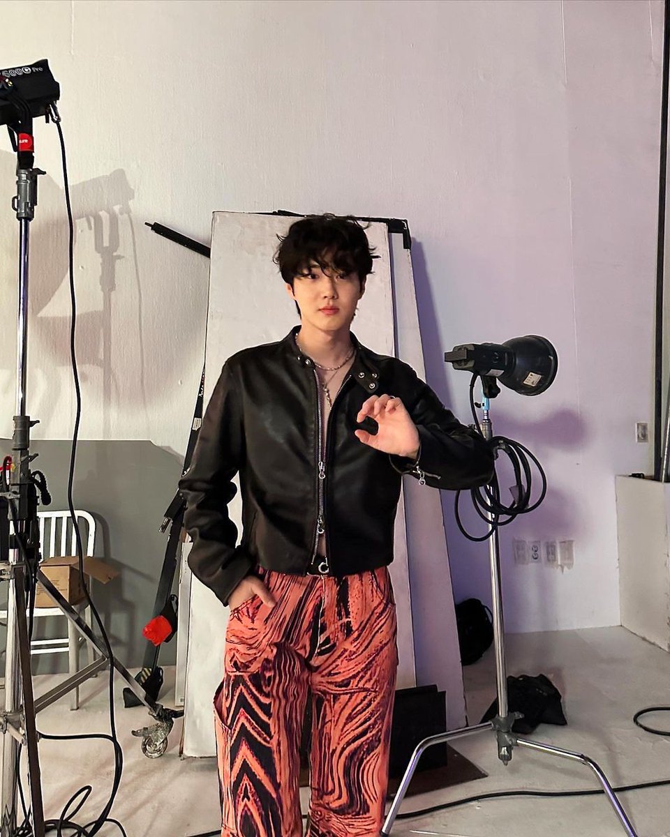 SUHOLOOK's tweet photo. 230711 kimjuncotton update
#Suho #수호 #준면 #スホ #金俊勉 https://t.co/DuLpVUuVXE