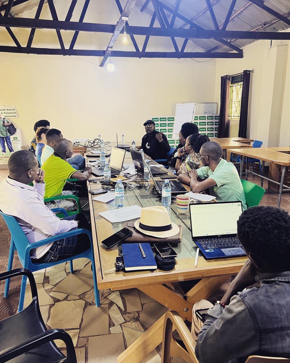 leptatweets's tweet photo. Community transformation has to be deliberately planned, systemic, and sustained. @steve_kariithi_k and @jkingare spent the day facilitating leadership training for Private Education Development  Network (PEDN) leaders and staff

#leadershipdevelopment 
#LeadsUganda https://t.co/teuIn5g5FZ