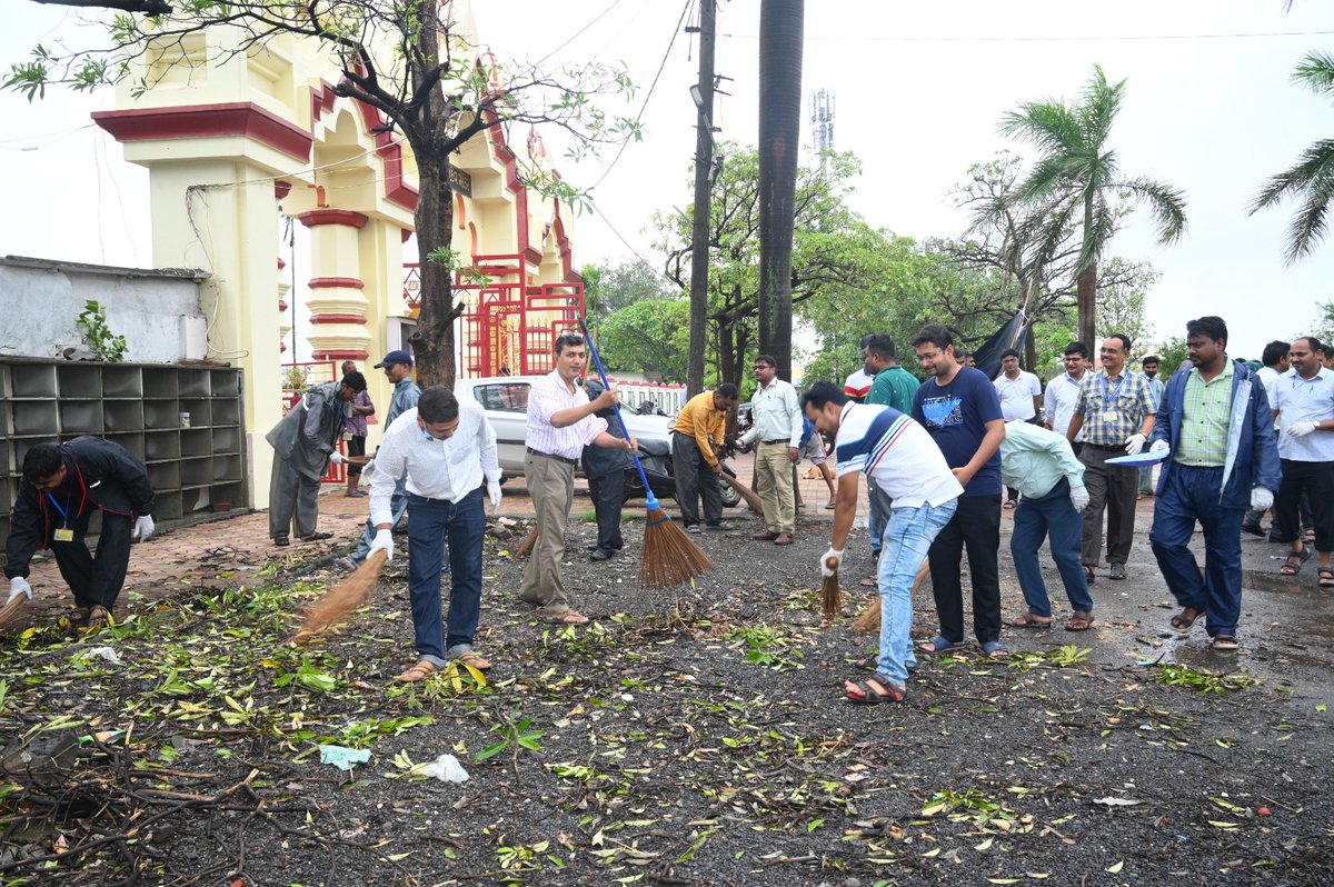 GoIStats's tweet photo. Kudos to SRO Valsad for their outstanding participation in #SwachhtaPakhwada Your dedication towards cleanliness and hygiene is inspiring.

@goistats @swachhmospi 
#SwachhtaPakhwada #swachhmospi #swachhbharat https://t.co/AGLOaiZiY4