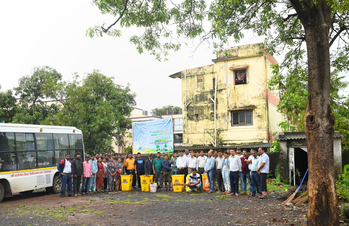 GoIStats's tweet photo. Kudos to SRO Valsad for their outstanding participation in #SwachhtaPakhwada Your dedication towards cleanliness and hygiene is inspiring.

@goistats @swachhmospi 
#SwachhtaPakhwada #swachhmospi #swachhbharat https://t.co/AGLOaiZiY4