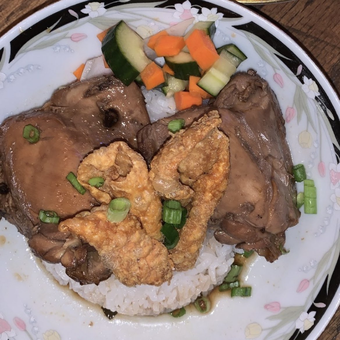 Lumpia Larry tweet media